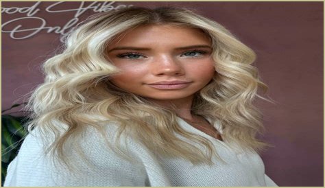 The Blonde Bombshell: Linda Cardellini's Transformation