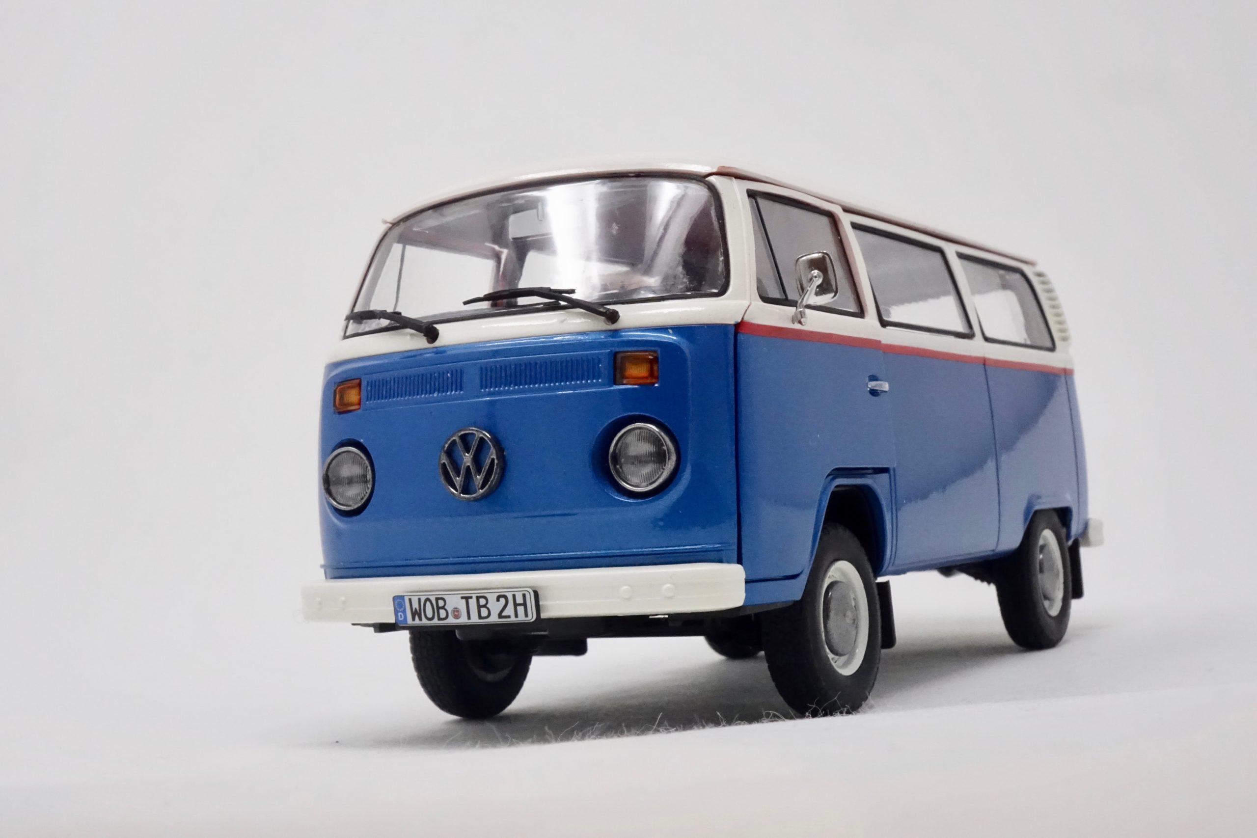 Revell 07676 1/24 VW T2 Camper model kit review